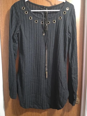 Collar Manga Larga Derek Corazón Top Negro Talla L Metal Ojales Túnica Alta Baja Foto 1 de 4