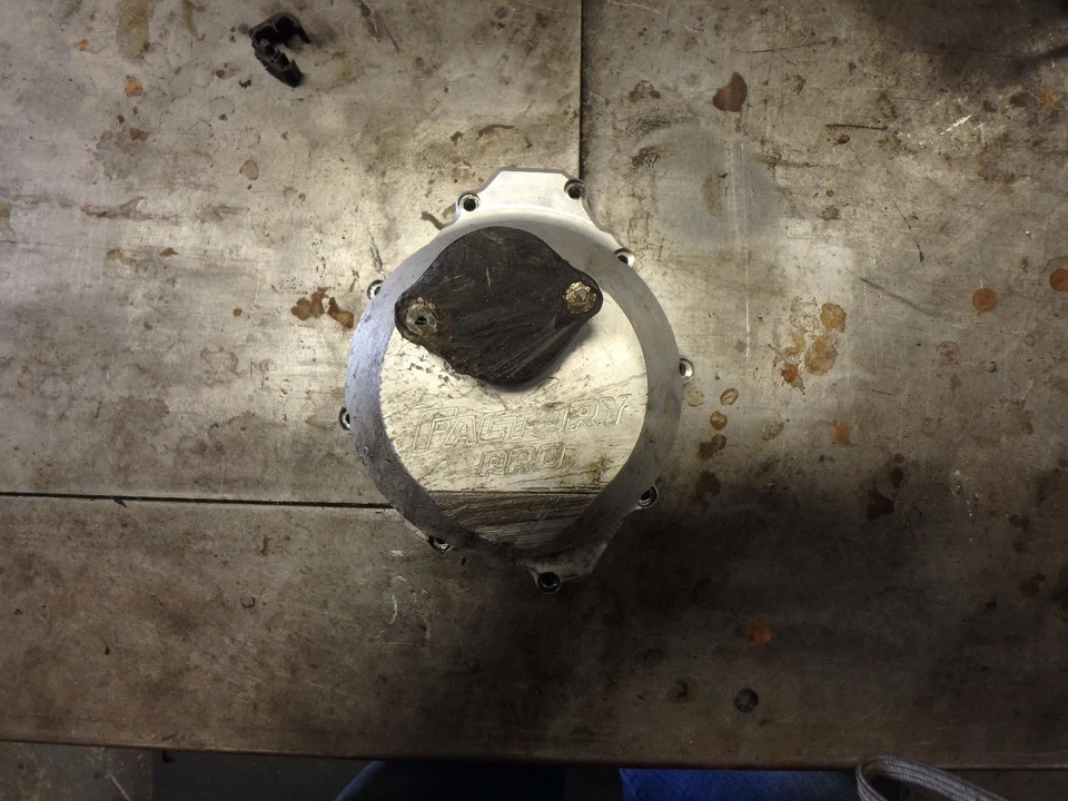 YAMAHA R1 02/03 STATOR COVER / AFTERMARKET WITH SLIDER - Image 1 of 2