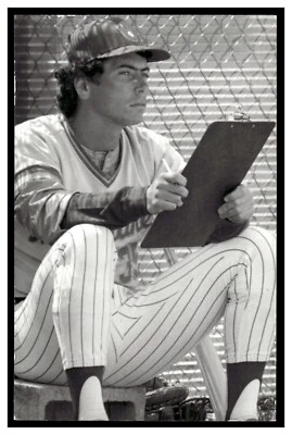 Tom Candiotti (1985) Milwaukee Brewers Vintage Baseball Postcard PCMB — 第 1/2 张图片