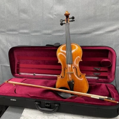 Yamaha V10G Violin 4/4 with case - Image 1 of 4