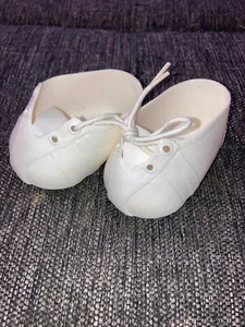 Vintage Cabbage Patch Kids/Totsy/Doll Shoes 1 PAIR White Stripe Shoes - Picture 1 of 3