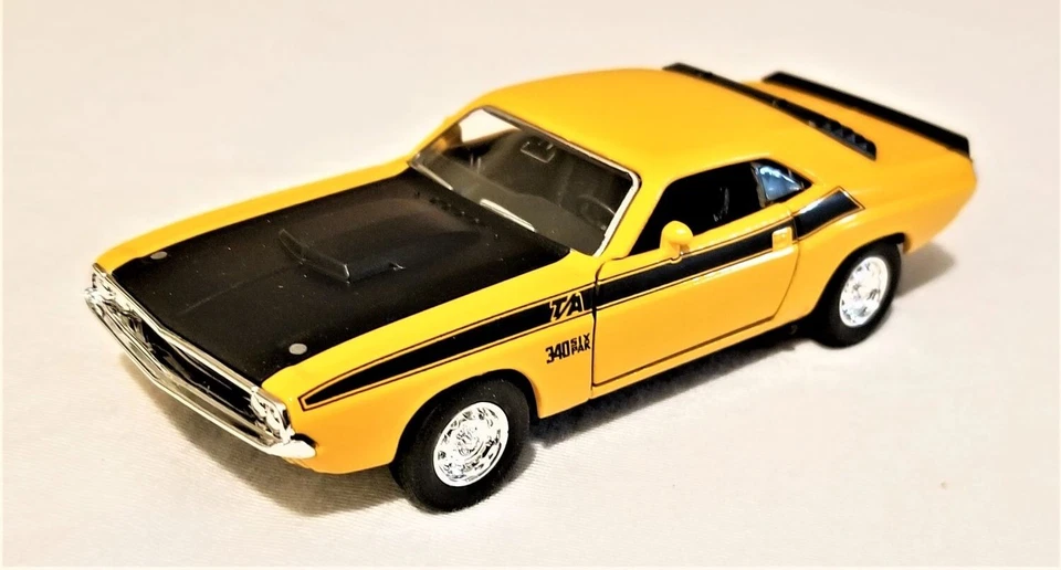 WELLY - 1:3 4-1:3 9 Scala Modello 1970 Dodge Challenger T/A Giallo ( - Immagine 1 di 1