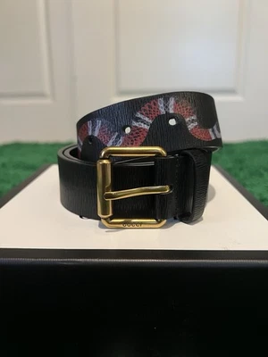 32 码 80 厘米 | 古驰蛇带黑色皮革蛇 | 金色扣带 — 第 1/4 张图片