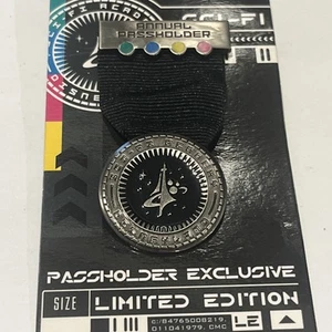Disney Pin Trading Pin Annual Passholder LE500 LE 500 New On Card MINT v25 - Picture 1 of 4
