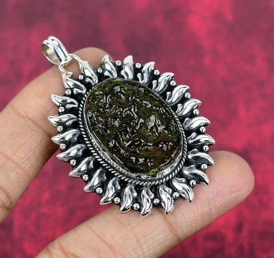 Joyería colgante de plata de ley 925 hecha a mano con piedras preciosas de moldavita Foto 1 de 4