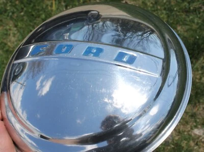 Ford Super Deluxe 1947 1948 fabricante de equipos originales placa para perros tapacubos brillante con abolladuras Foto 1 de 4