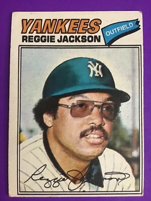 Juego de béisbol Topps 1977 tarjeta de descanso # 10 Reggie Jackson Foto 1 de 2