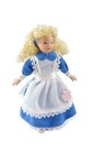 Robe maison de poupée petite fille dans Alice au pays des merveilles 1:12 personnes en porcelaine