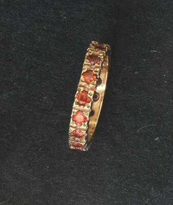 Anillo de oro con piedras de rubí, diámetro 17 cm buen valor 200326 Foto 1 de 3