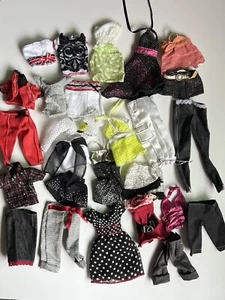 2000s FASHION FEVER pak BARBIE DOLL CLOTHES MAROON CLOSET check denim jacket lot - Picture 1 of 4
