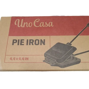 Uno Casa Pie iron Cast Iron Pre-Seasoned 2 Piece Durable Camping Party Family - Picture 1 of 8