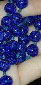 COLLANA PERLINE VINTAGE VETRO ARTISTICO BLU MURANO maculato con macchie di mica perline - Foto 1 di 12