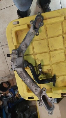 Carcasa termostato trasero de Chevrolet Silverado 2500 HD 2008 6,6 898082690 Foto 1 de 3