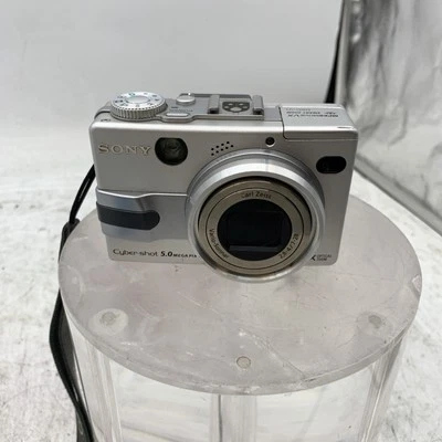 Cámara digital Sony Cyber-shot DSC-V1 4x 5,0 MP sin batería ni cargador - sin probar Foto 1 de 4