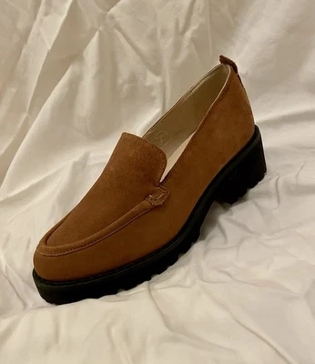 Hush Puppies Loafers Flats Brown Suede sz 6.5 Wide - Image 1 of 4