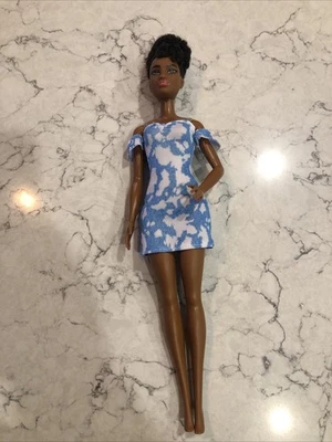 2015 Афро-американская Барби-ИЗЯЩНАЯ - Изображение 1 из 2