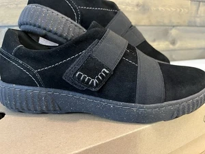 Nuevo Clarks Caroline Holly Negro Gamuza 9.5 Zapatos Cómodos Tenis - Imagen 1 de 11