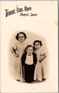 MADRID España Foto Real RPPC Postal "LOS TRES DEL RÍO" c1930s / Sin Usar - Imagen 1 de 2