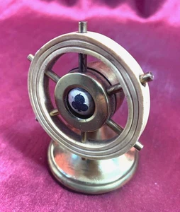 Antique Ship's Wheel Brass Trump Marker Whist Bridge Nautical Collectable - Picture 1 of 8