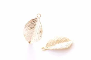 Blatt Charm | 16k vergoldet über Messing | zierlicher Blatt Anhänger HarperCrown Wholes - Bild 1 von 4