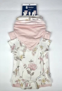 Gerber Newborn 7 Piece SET for Girl including 2 Bodysuits, 2 Bottoms 3 Bibs NEW - Picture 1 of 5