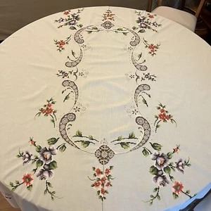 Vintage Handmade Fine Ivory Cotton Tablecloth Cutwork Floral Cross Stitch 83x64 - Picture 1 of 15