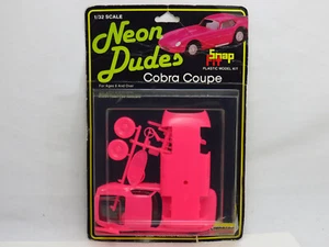 Cobra Coupe Plastic Model Kit Snap Fit Neon Dudes 1/32 #70652 Lindberg - Picture 1 of 3