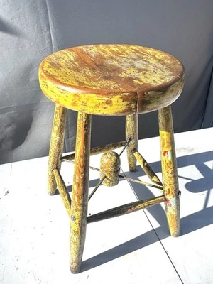 TABURETE de madera primitiva RARO con estante para sombreros ordeño decoración de granja de campo amarillo Foto 1 de 4