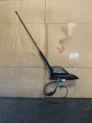 OEM Volkswagen VW Tiguan 09-11 Roof Mounted Radio Antenna Aerial - Image 1 of 4