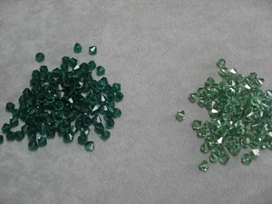 6 mm Swarovski Kristalle 2 Variationen: Erinit, Smaragd - Bild 1 von 7