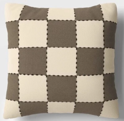 NUEVO 18"x18" Cuadrado Cuadrado Exterior Almohada Marrón/Beige - Umbral Foto 1 de 4