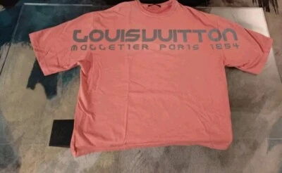 Louis Vuitton 珊瑚色反光 OS 卫衣,每处都售罄,尺寸 XL — 第 1/4 张图片