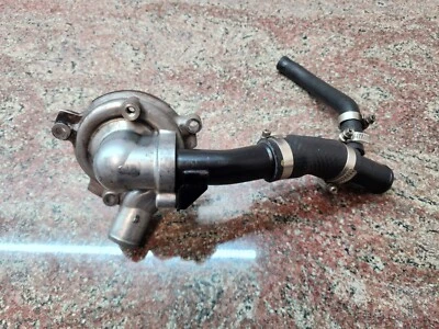 Cubierta de bomba de agua Kawasaki Ninja ZX-10R 2013-2016 con mangueras OEM Foto 1 de 4