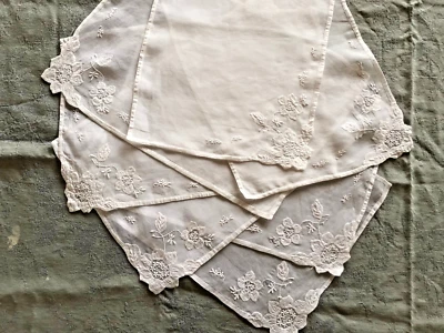 Sets de table  Ancienne sublime broderie blanche sur tulle - Fait main à Madère - Photo 1/4