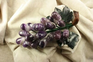 Bunch of amethyst and jade grapes. Cluster of amethyst and jade grapes. - Picture 1 of 7