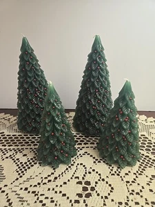 Lot 4 Crate & Barrel Christmas Tree Candles Red Berries Unused 2 - 5" & 2 - 7" - Picture 1 of 9
