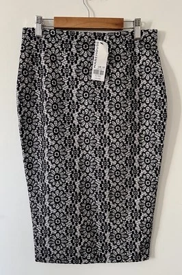 Warehouse Pencil Skirt Navy & White Floral Lace Overlay Size 10 NWT - Image 1 of 4