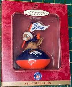 NFL Denver Broncos Sello Recuerdo Navidad Coleccionable Árbol Adorno Nuevo con Etiquetas - Imagen 1 de 5