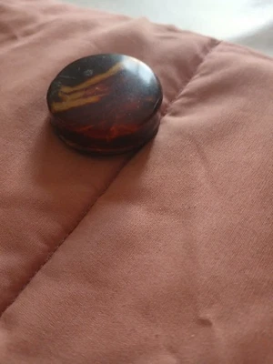 Ancien Poudrier en bakelite - Photo 1/2