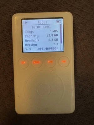 iPod 3rd Gen (15 GB) A1040 Fast Ship White Very Good Used 1305 Songs Alternative - Image 1 of 3