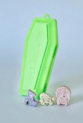 "Contenedor de caramelos ataúd Fleer MR BONE 1978 vintage 3"" plástico verde fantasmal" Foto 1 de 3