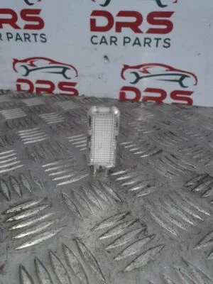 BOTA TRASERA AUDI A5 S-LINE LUZ CORTESÍA CUPÉ B8 QUATTRO 2.0 TDI CAH 2011 Foto 1 de 4