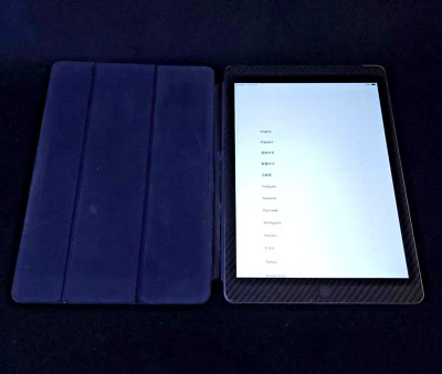 Apple iPad Air 1st Gen Generation Tablet 16GB WiFi 9.7 in Unlocked Silver /Black - Image 1 of 4