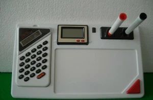 DESK SET 4 IN 1 CALCOLATRICE SOLARE OROLOGIO LAVAGNA ANNI '80 - Picture 1 of 3