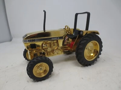 MODELOS ESCALA 1/16 ESTUCHE IH INTERNATIONAL 4230 GRANJA JUGUETE TRACTOR CHAPADO EN ORO ¡RARO!! Foto 1 de 4
