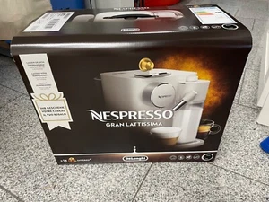 Nespresso Maschine mit Milchaufschäumer - Bild 1 von 4