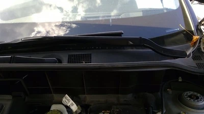 2019 Infiniti QX50 Driver Side Left Wiper Arm - Image 1 of 4