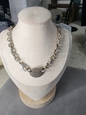 Tiffany & Co. Regreso a Tiffany's Collar Etiqueta Ovalada con Colgante 925 15" Foto 1 de 4