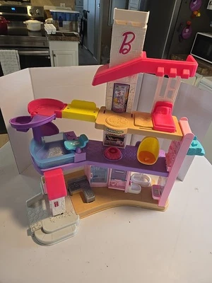 fisher price little people barbie dreamhouse No People Tested And Works.  - Image 1 of 4