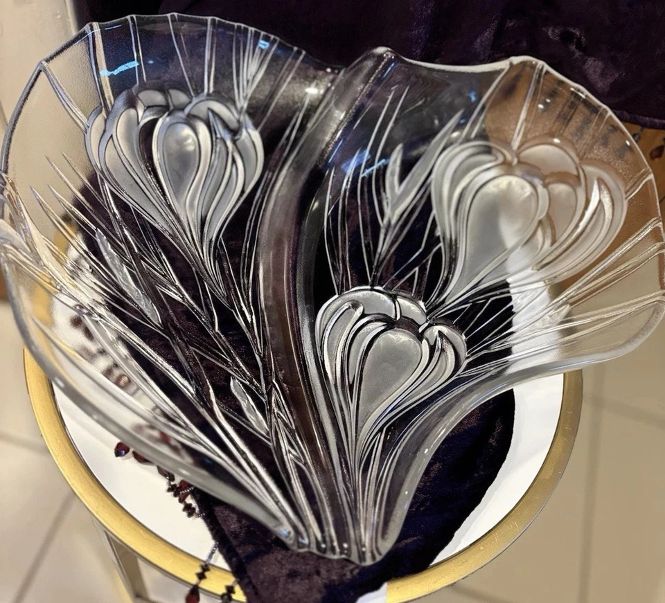 复古 20 世纪 90 年代 Mikasa 水晶拼盘 罕见 白色 Crocus 花 — 第 1/3 张图片